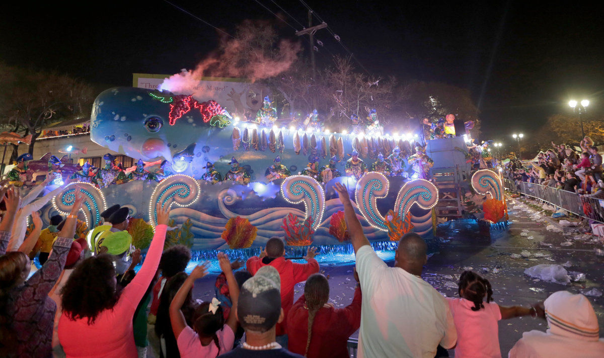 Krewe of Bacchus 2017 rolls in New Orleans: See Mardi Gras parade photos